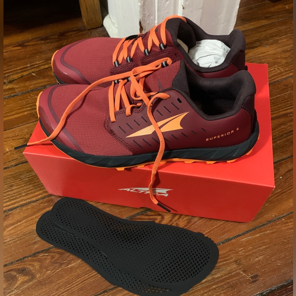 Altra Superior 5 NWT Women’s 9